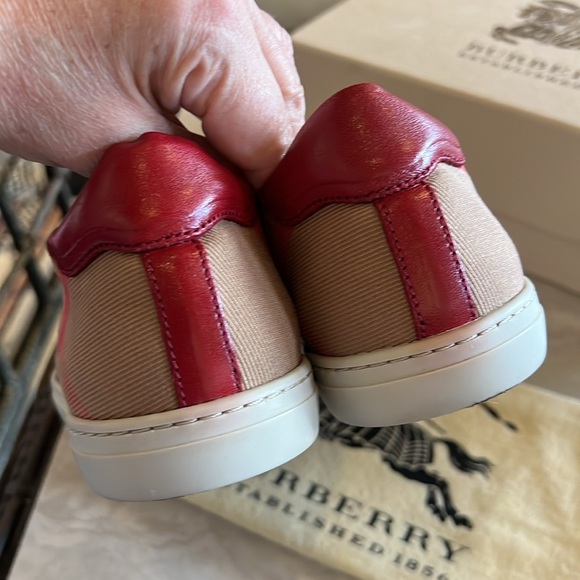 🎉𝐇𝐏!🎉BURBERRY HARTFIELD HOUSE CHECK LOW TOP SNEAKERS NIB - Picture 9 of 14